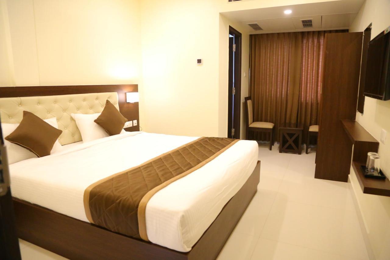 Hotel Vsr Grand Madanapalle Exterior foto