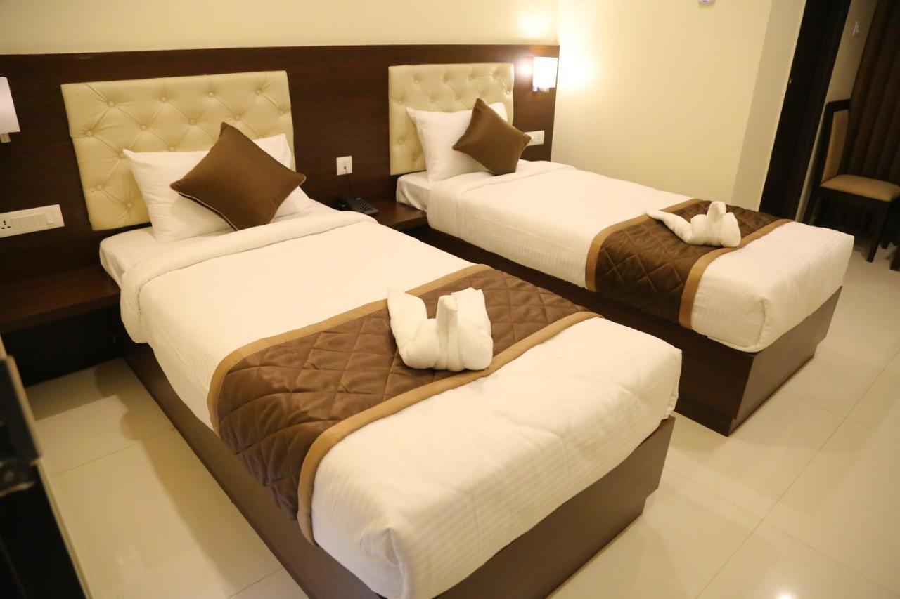 Hotel Vsr Grand Madanapalle Exterior foto